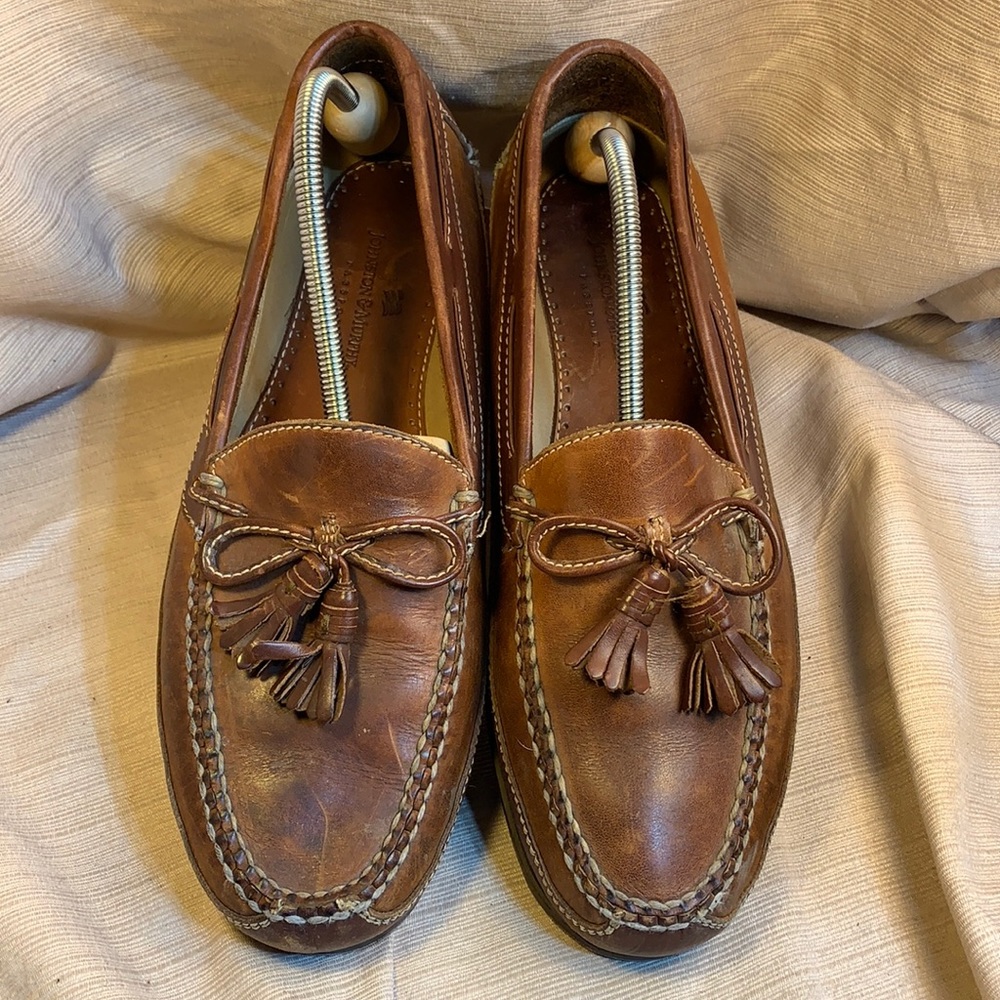 Johnson & Murphy leather loafers prelove w/tassels
